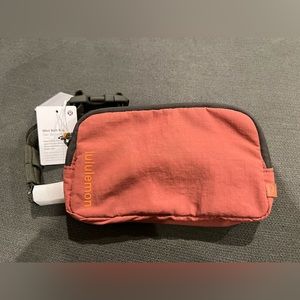 NWT lululemon mini belt bag briar rose